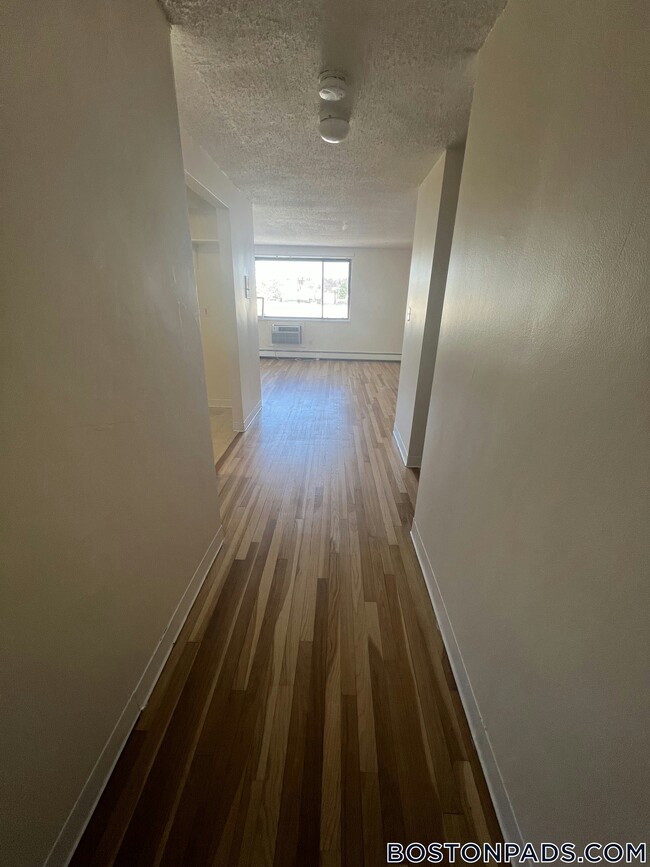 Building Photo - 20 Riverside St