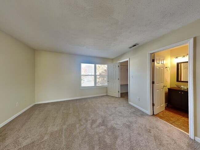 Foto del edificio - 11101 Waterfield Ln