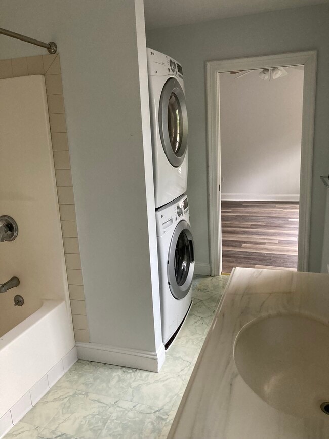 Foto del edificio - 70 Greenwood Ave