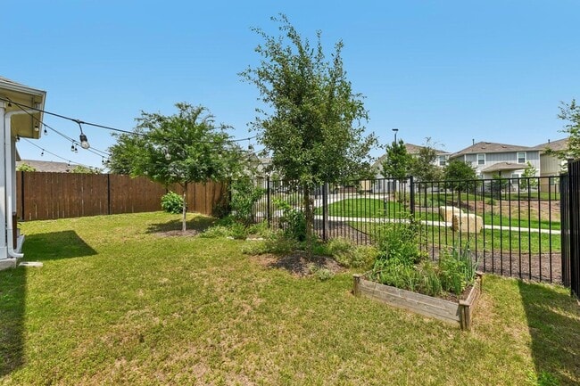 Building Photo - 9901 Thane Way