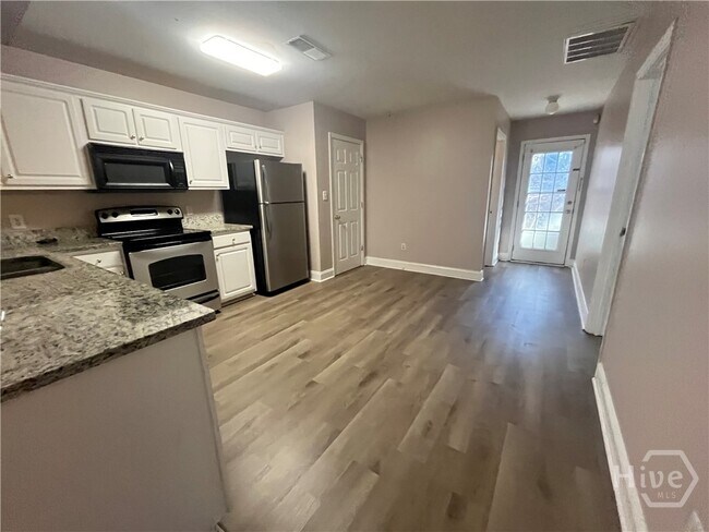 Foto del edificio - 547 Rustwood Dr