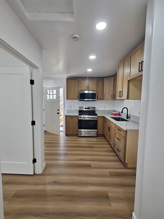 Foto del edificio - 3533 Satinwood Rd