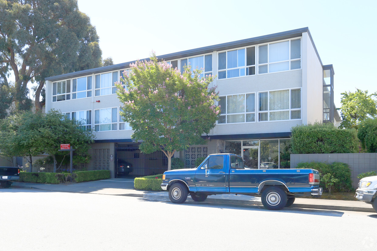 Primary Photo - 36th Avenue Apartments