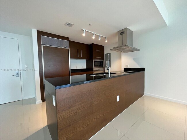 Foto del edificio - 465 Brickell Ave