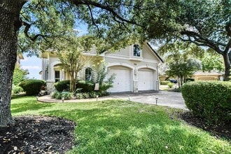 Building Photo - 4545 Golf Vista Dr