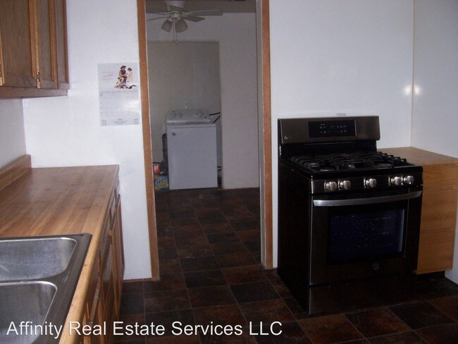 Building Photo - 2 br, 1 bath House - 2701 Mountain View