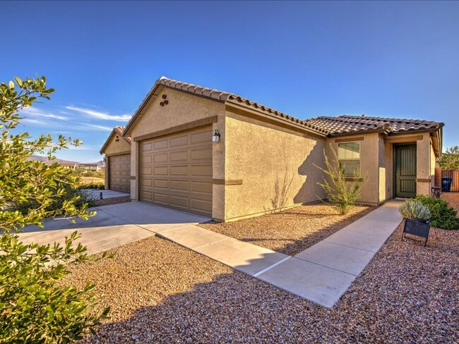 Building Photo - 4 Bedroom, 2 Bath
