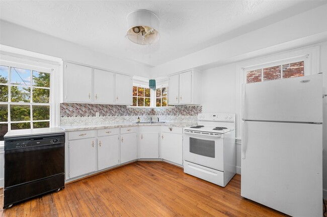 Photo - 1955 Lexington St Apartment