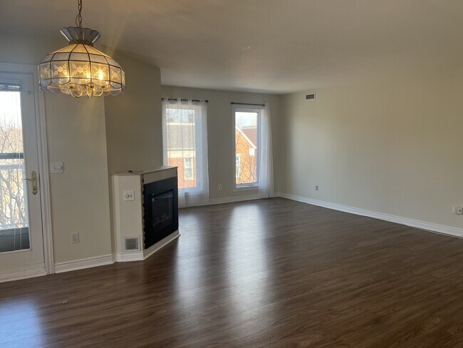 Photo du bâtiment - 107 Marisa Ln