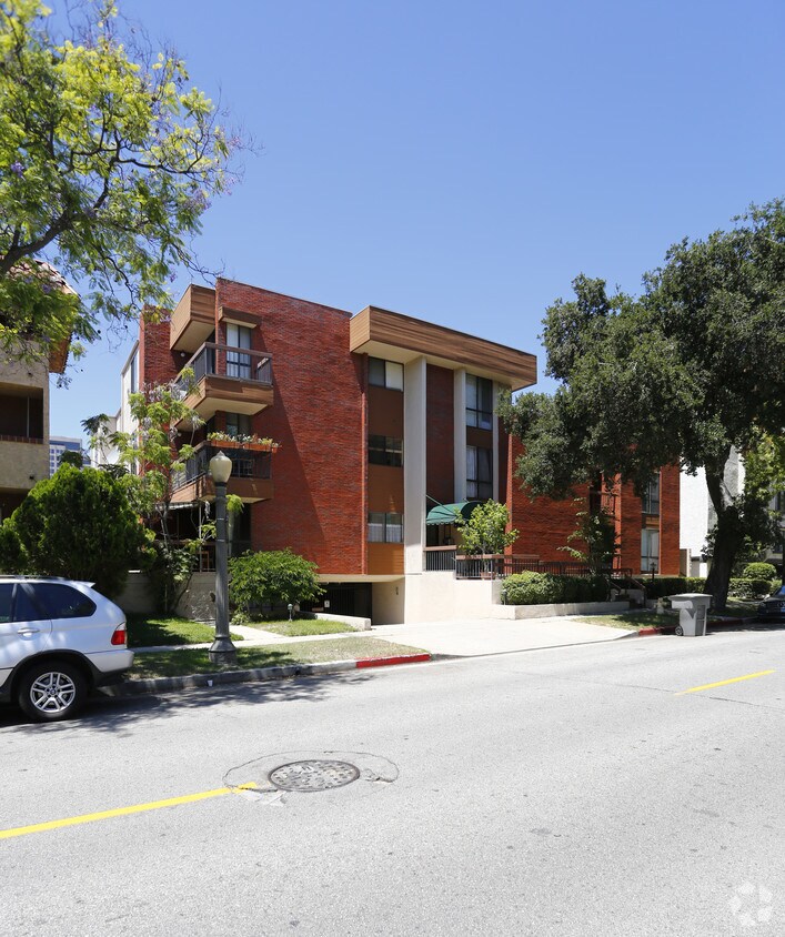 Building Photo - 511 N Jackson St