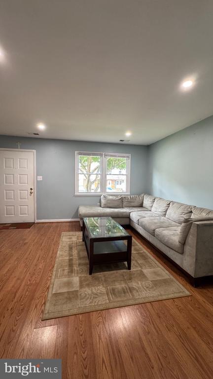 Foto del edificio - 14582 Earlham Ct