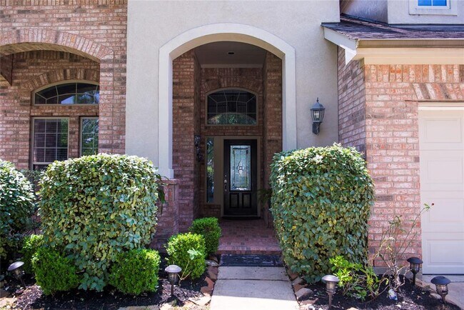 Foto del edificio - 5114 Redleaf Forest Ln