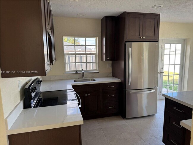 Foto del edificio - 16765 SW 301st St