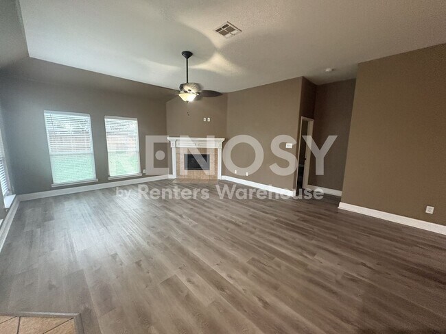 Building Photo - 1500 Dun Loggin Dr