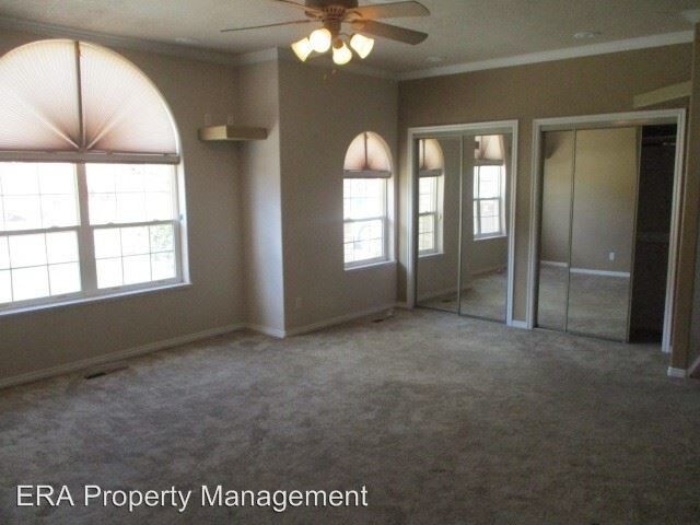 Building Photo - 5 br, 3.5 bath House - 1262 N Fairway Dr.