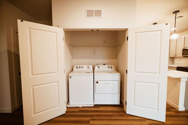 Interior Photo - 98 Penn Place - Clubhouse