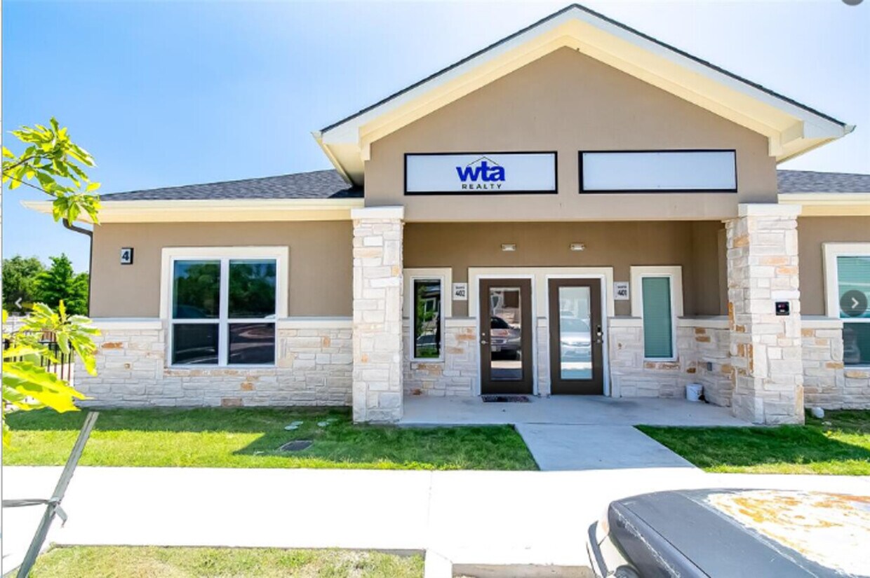 Building Photo - 1640 Highland Falls Dr #402, Leander, Texa...