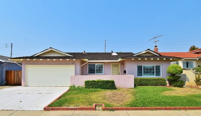 Building Photo - $3990 / GORGEOUS 4 BEDROOM SINGLE STORY HOME IN CABRILLO AREA OF NORTH FREMONT