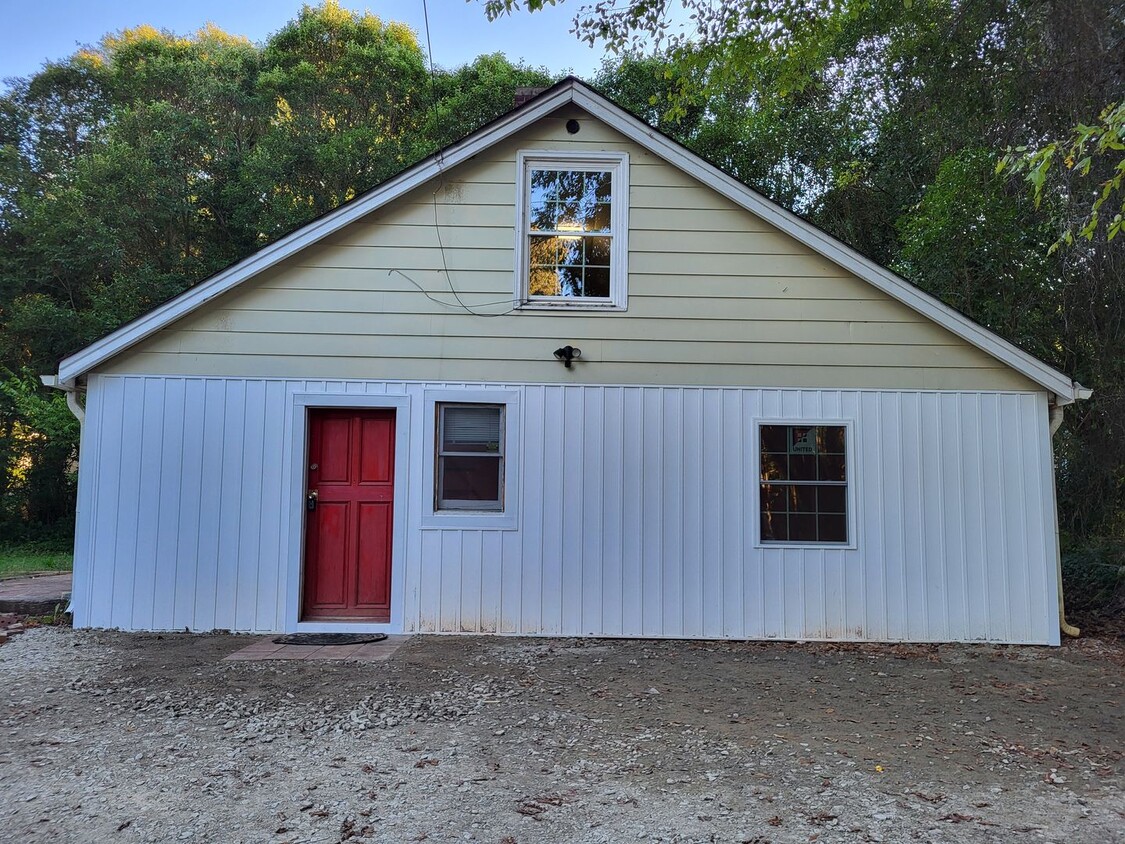 Primary Photo - 2 bedroom apartment in Belmont