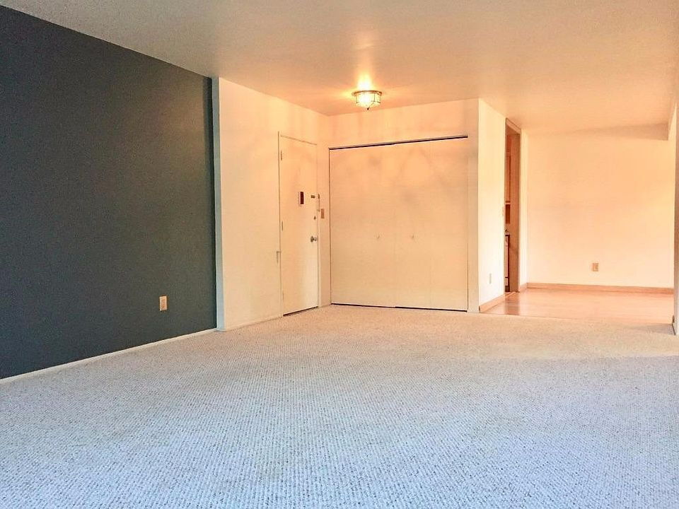 Foto principal - "Glamorous 2-Bedroom Condo with Fireplace ...