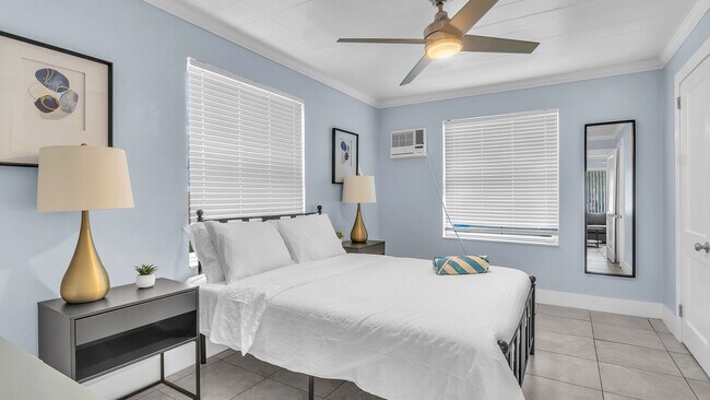 Foto del edificio - 401 Hibiscus Ave