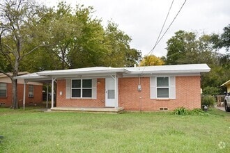 Building Photo - 1225 E 15th St