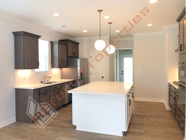 Building Photo - Brand New 4 BD Home w/Balconies in The Pre...