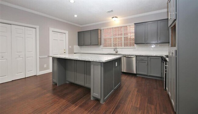 Foto del edificio - 14326 Cashel Wood Dr