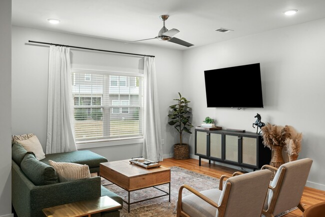 Foto del edificio - 3641 Hydes Ferry Rd