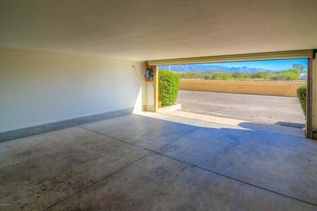 Building Photo - 3874 Paseo de Las Canchas