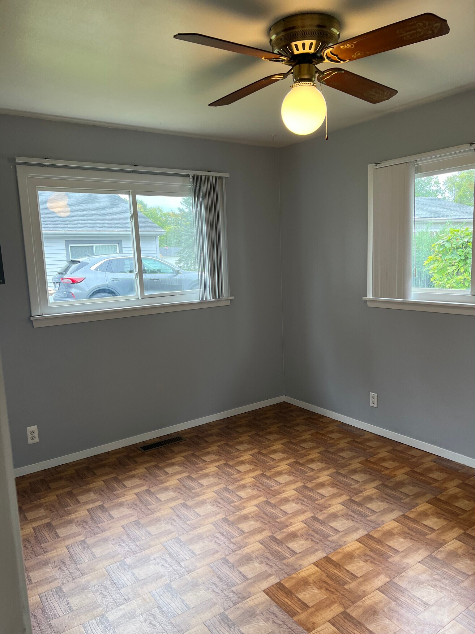5127 W Elmwood Ave Youngstown, OH 44515 – photo 5