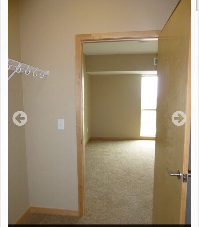 Walk in closet - 2851 Hendrickson Dr