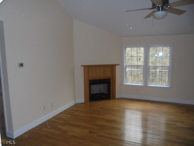 Foto del edificio - 1050 Paradise Park Rd