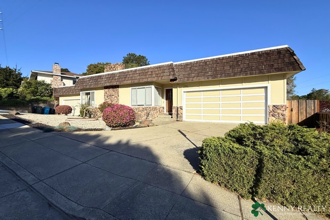 Foto del edificio - Updated 3 Bedroom, 2 Bathroom in Laurelwood Neighborhood San Mateo