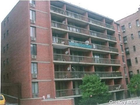 Primary Photo - 136-35 Maple Ave