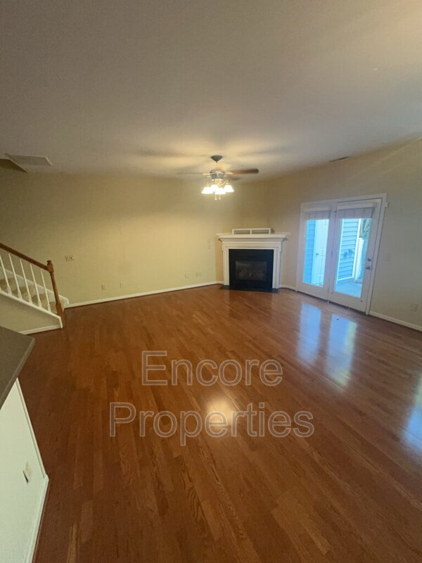 Building Photo - 5556 Nur Ln