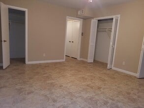 Building Photo - 9031 Rue Cambon St