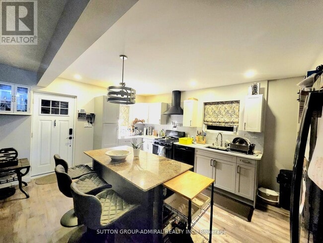 Building Photo - 602 Dean Ave