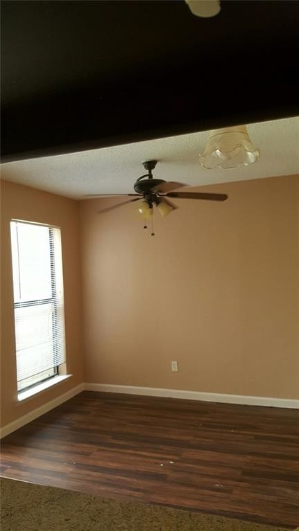 Building Photo - 431 Valley Park Dr