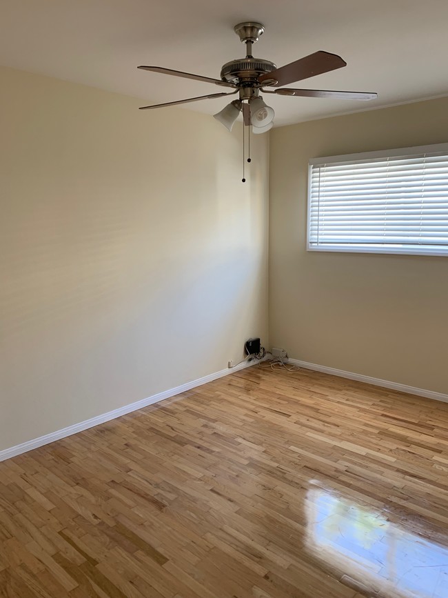 Bedroom 3 - 1925 Nelson Ave