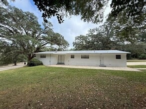 Building Photo - 1601 Salmon Dr
