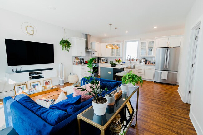 Foto del edificio - 635 FAIRVIEW NE #3