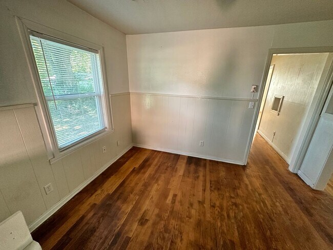 Foto del edificio - 2 Bed 1 Bath OKC