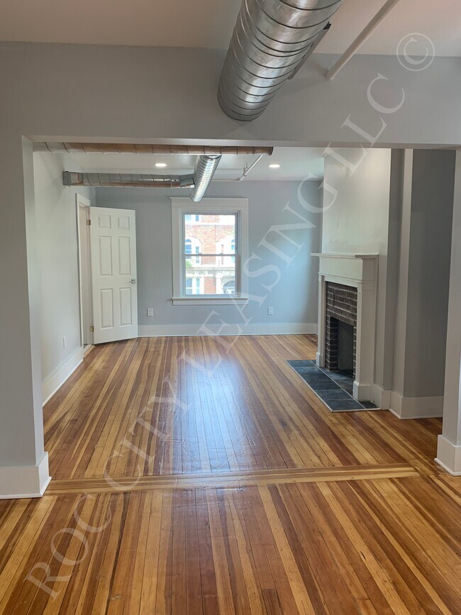 Foto del edificio - 965 Monroe Ave