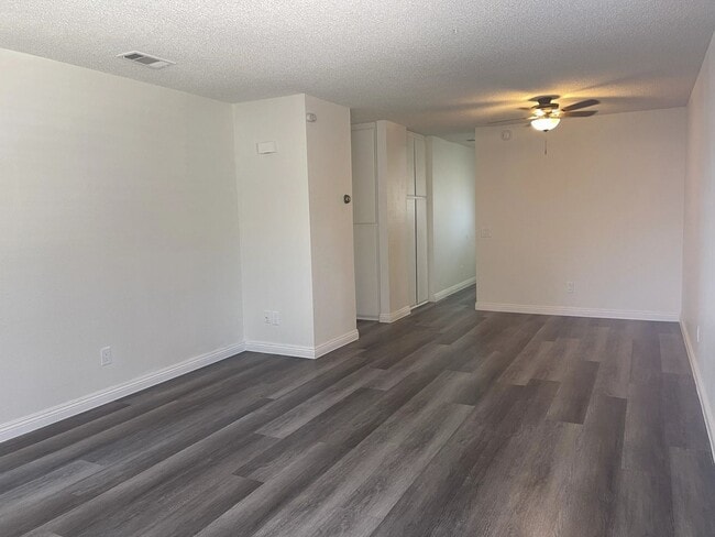 Building Photo - 600 E Lugonia Ave
