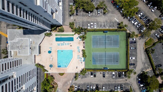 Foto del edificio - 20225 NE 34th Ct