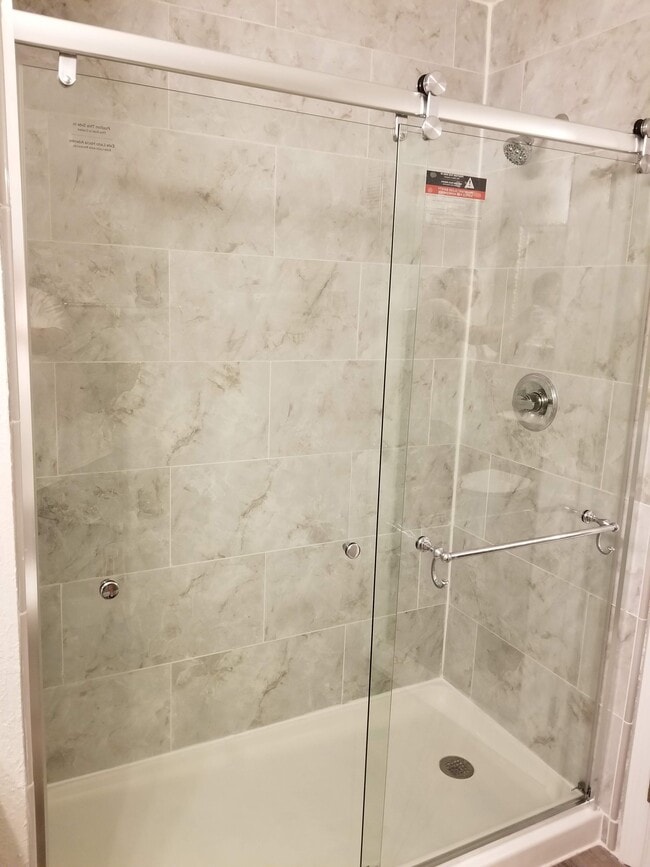 Shower - 8800 Latrec Ave
