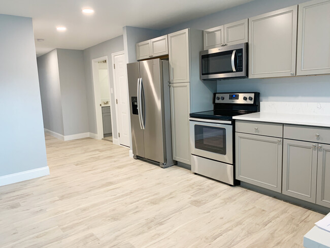 Foto del edificio - 211 N Bradford Ave