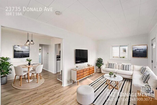 Foto del edificio - 23735 Donald Ave