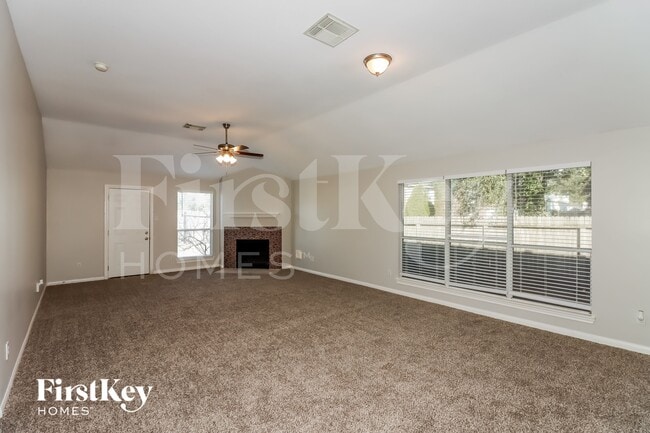 Foto del edificio - 17202 Lilac Vale Ct